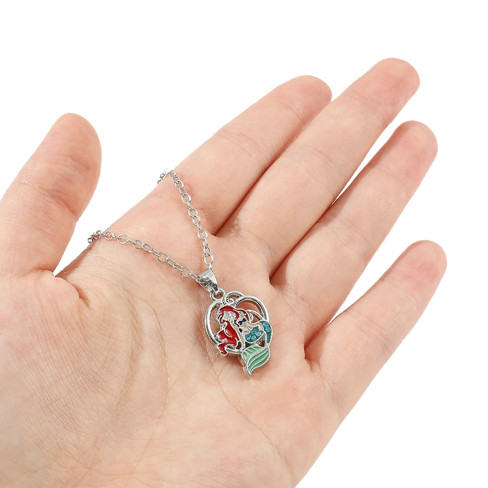 Cartoon Anime The Little Mermaid collana con ciondolo Kawaii Ariel collana color argento per accessori gioielli da donna regalo giocattolo
