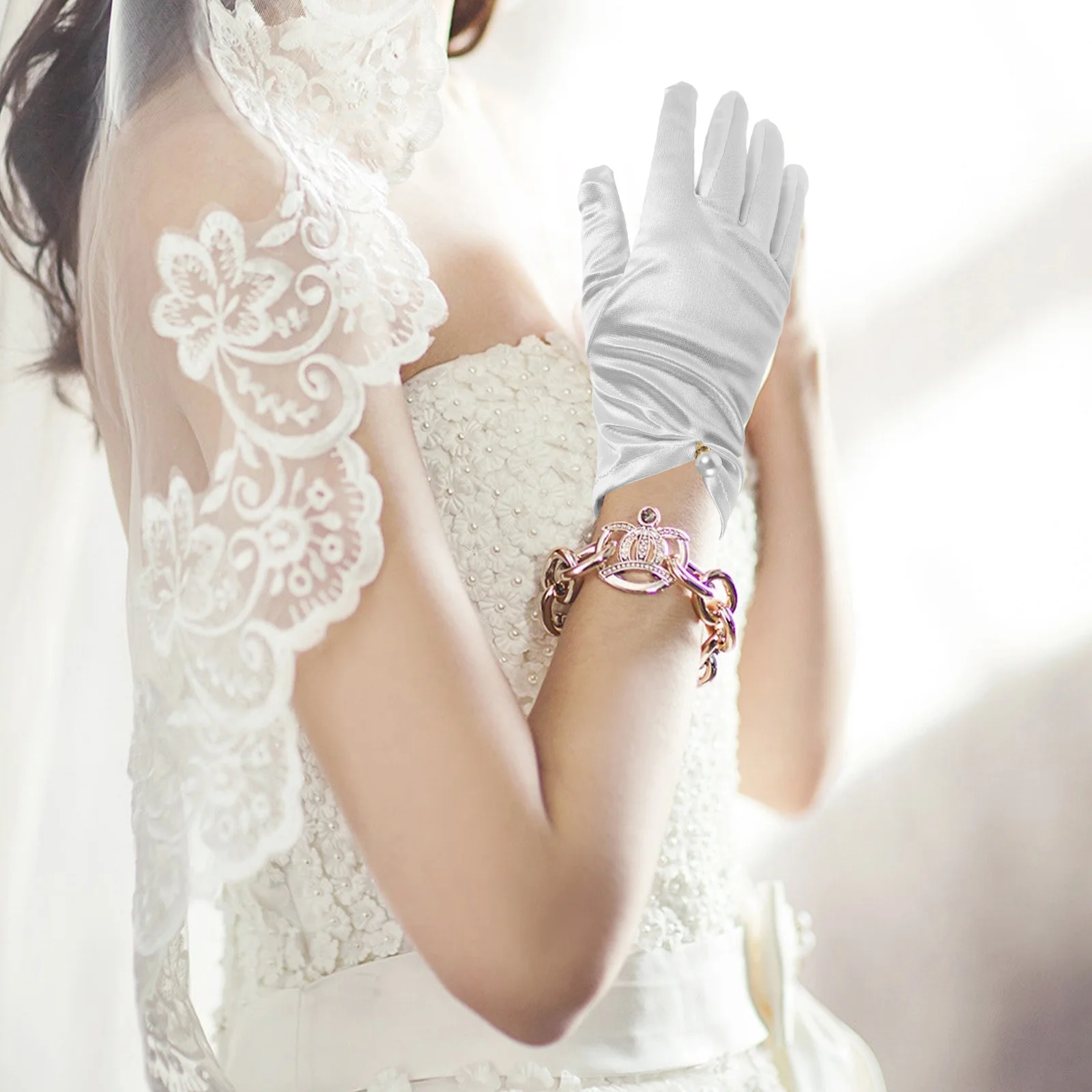 

1Pair White Satin Pearl Gloves Short Lace Wrist Length Bridal Gloves Elegant Wedding Photography Prop Women Princess Dress Up