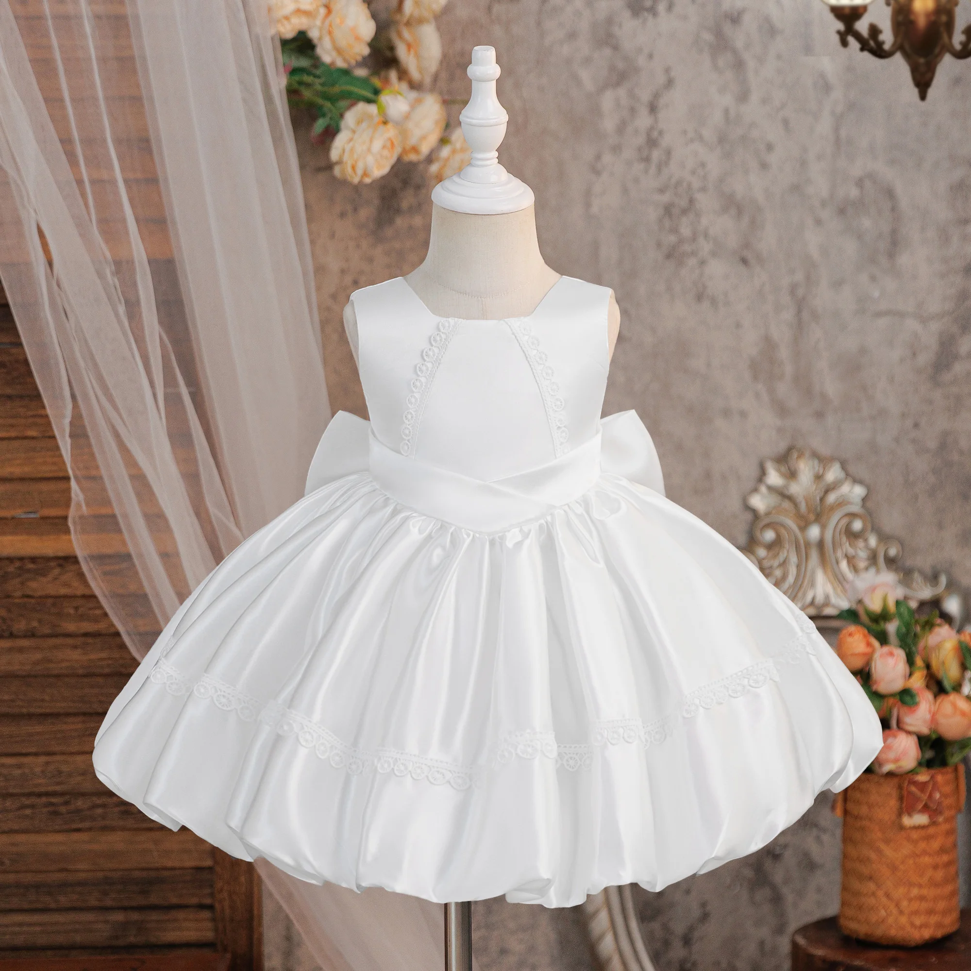 Baby bath dress children's dress girls' festival piano performance costume white dress with high-end bow design
