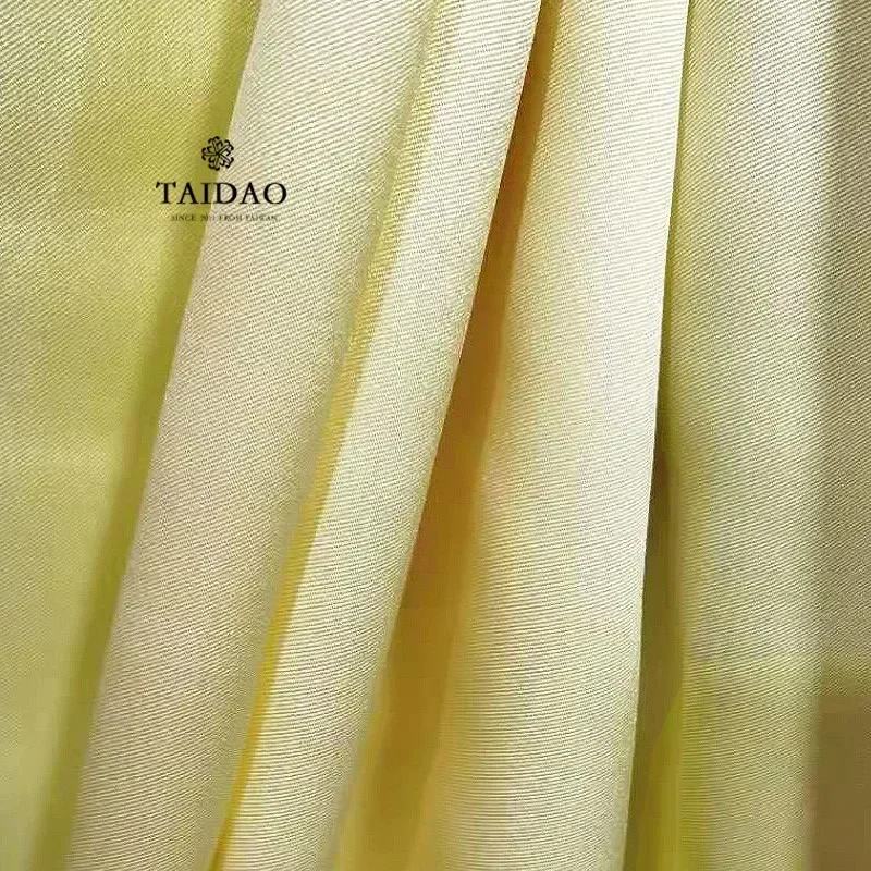 

Mikado атласная саржевая атласная слегка жесткая толстая ткань сшитое платье свадебное платье вечернее платье ткани «сделай сам» для шитья