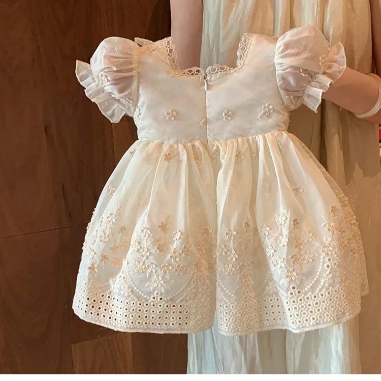 Girls Birthday Dress: Square Neckline 3D Floral Embroidery Tiered Tulle Bubble Sleeves Princess Christening Gown with Bow 2-7Y