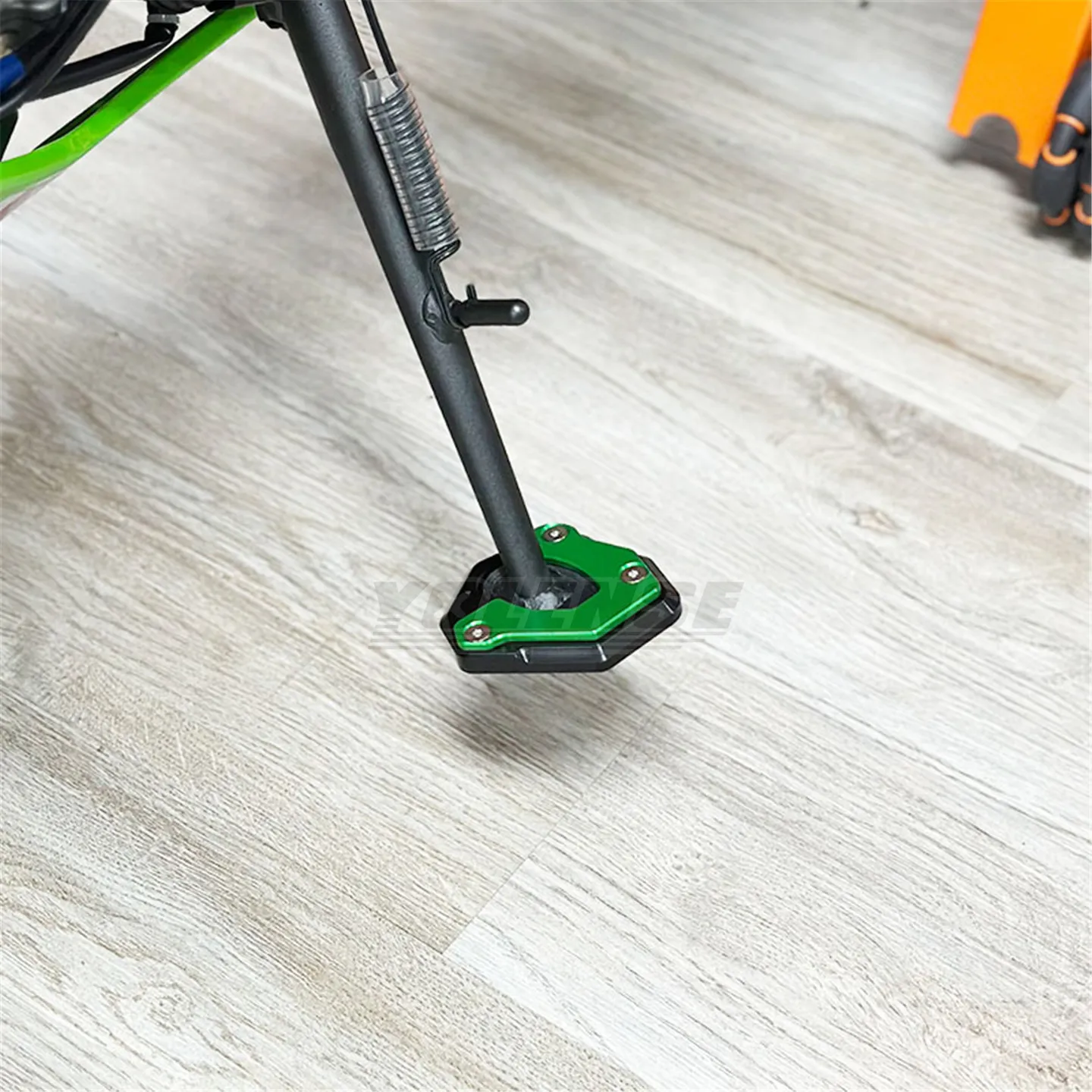 

Motorcycle CNC Kickstand Sidestand Stand Extension Enlarger Pad For Z900 Z900RS Z1000 Z1000SX 2017-2025