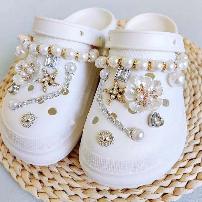 14-Piece Set of Exquisite Clog Shoe Accessories, Including Five-Leaf Flower, Starfish, Chain, Diamond, and Round Bead Decorations, Suitable for Women's Clogs and Slip-On Clogs