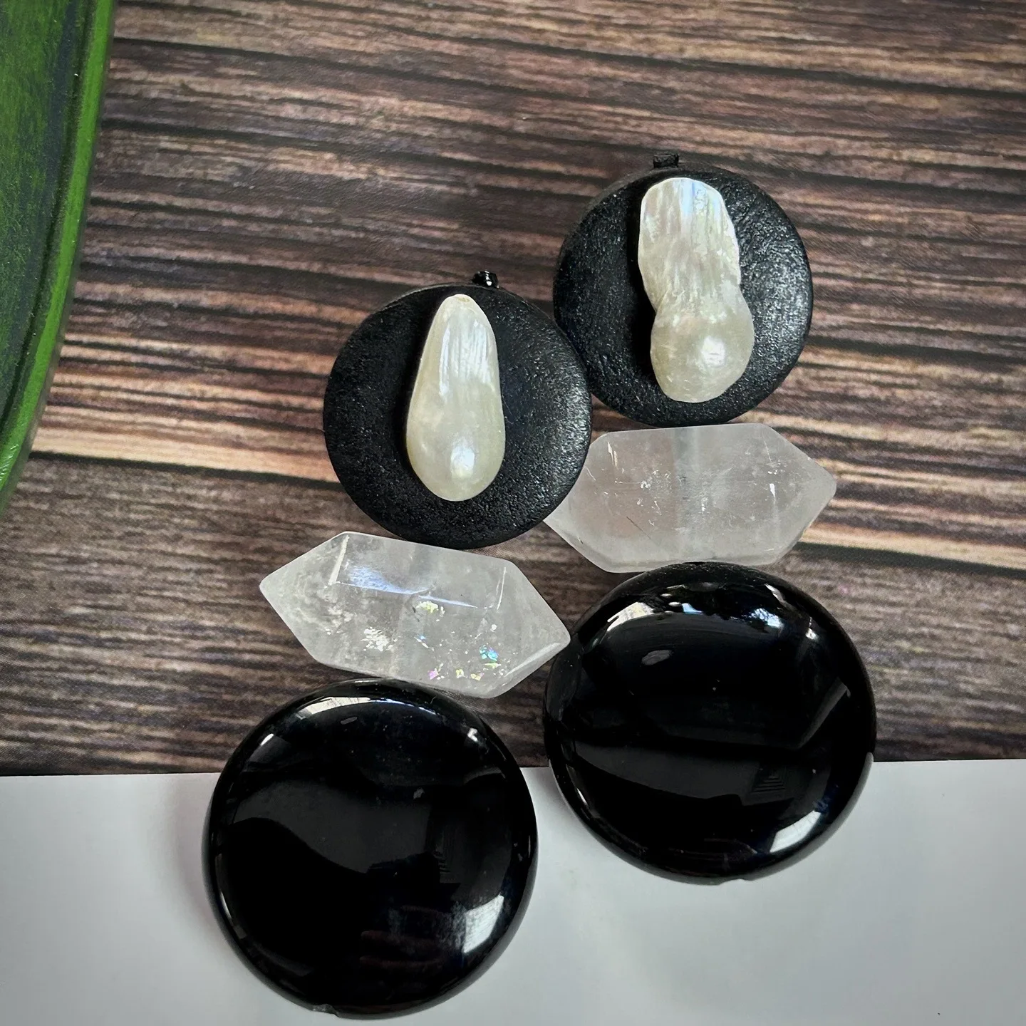 Monies style wooden handmade earrings natural baroque pearl white crystal double tip black agate retro earrings