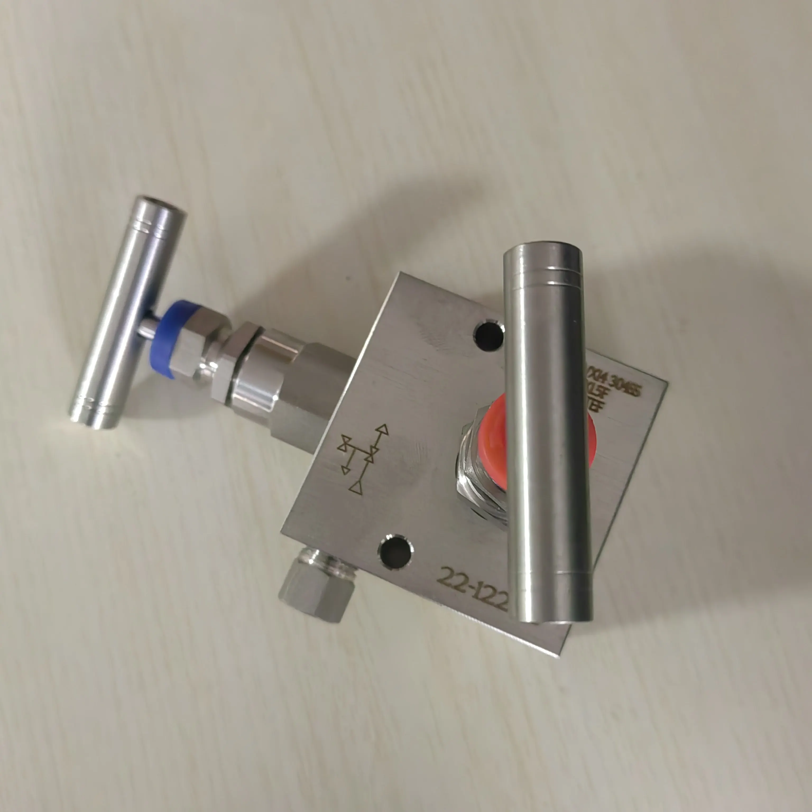 Stainless Steel EF-2 Two Valve Group 304.316 Rosemount Pressure Gauge Transmitter Two Valve Group Two Valve Group