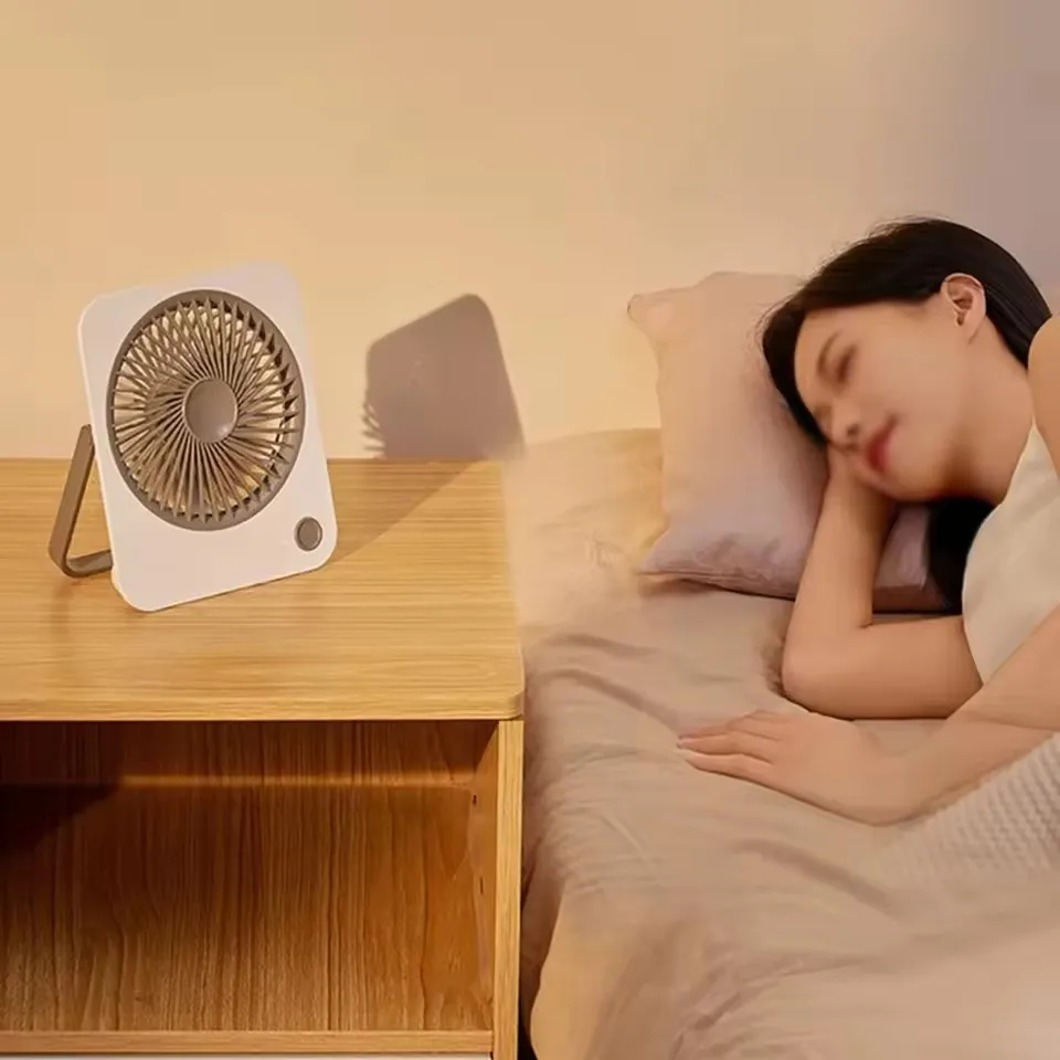 2025 Новый портативный электрический вентилятор с USB-подставкой, 3 скорости, складной мини-циркулятор воздуха, настольный вентилятор для офиса, спальни - компактный размер