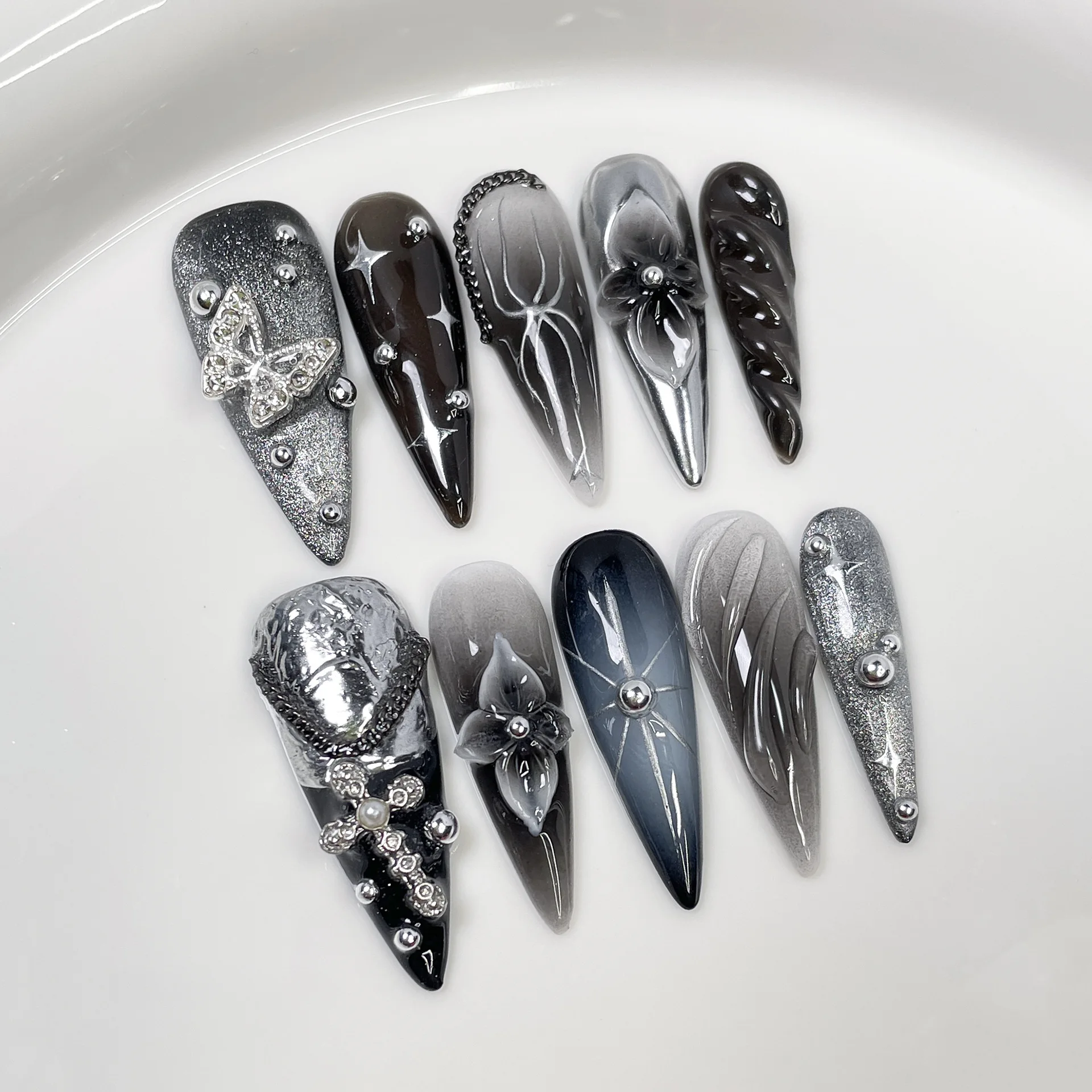 10 Uds. De uñas postizas desmontables con gradiente negro, especias artificiales, diseños florales de mariposa metálica 3D, uñas postizas desmontables