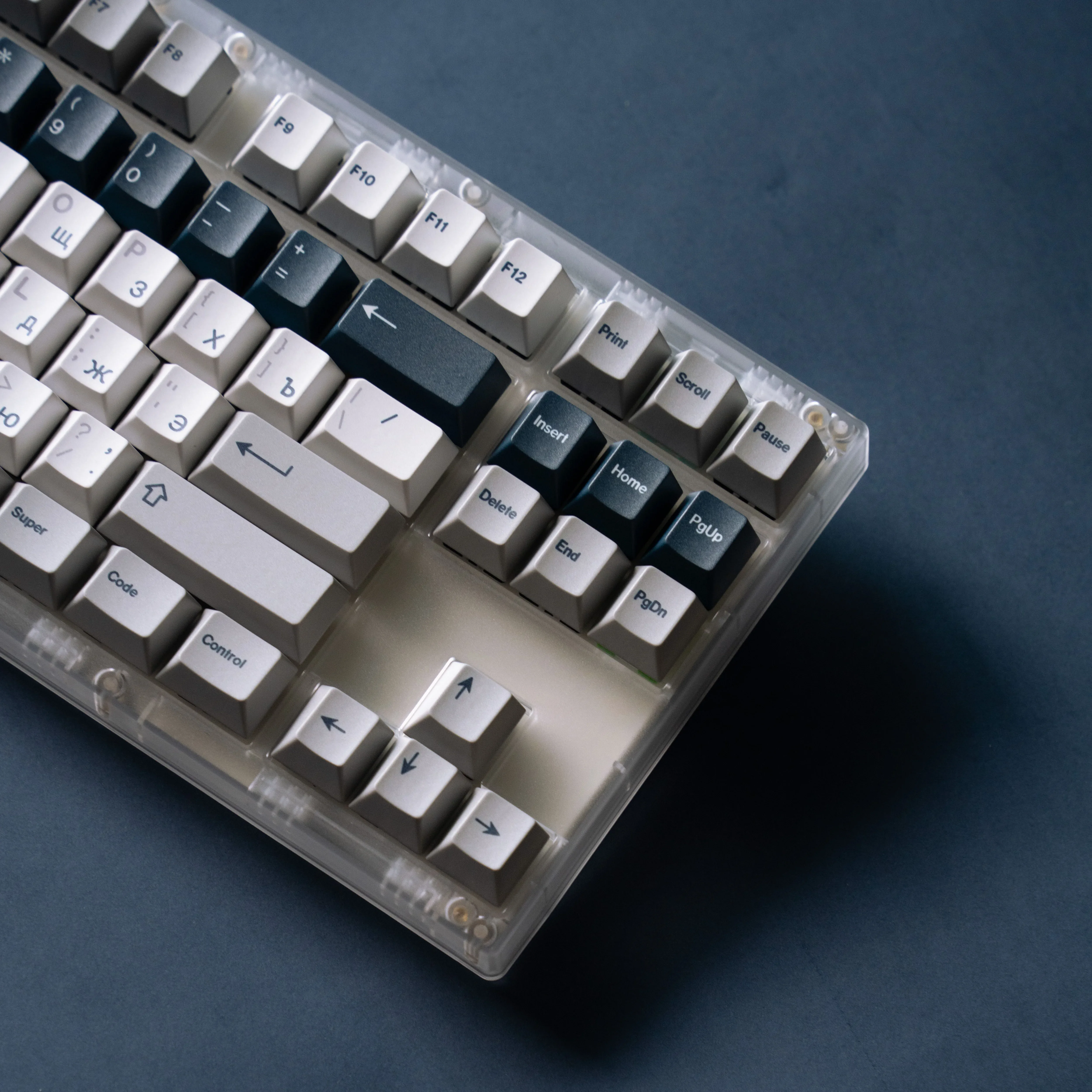 Personalização de sublimação de teclado mecânico com tema azul prussiano