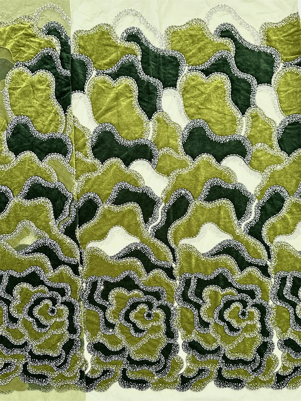 

Green Velvet Lace Fabric 5 Yards High Quality 2025 Beaded Lace Fabric Fashion Sequins African Laces Fabrics For Women Wedding