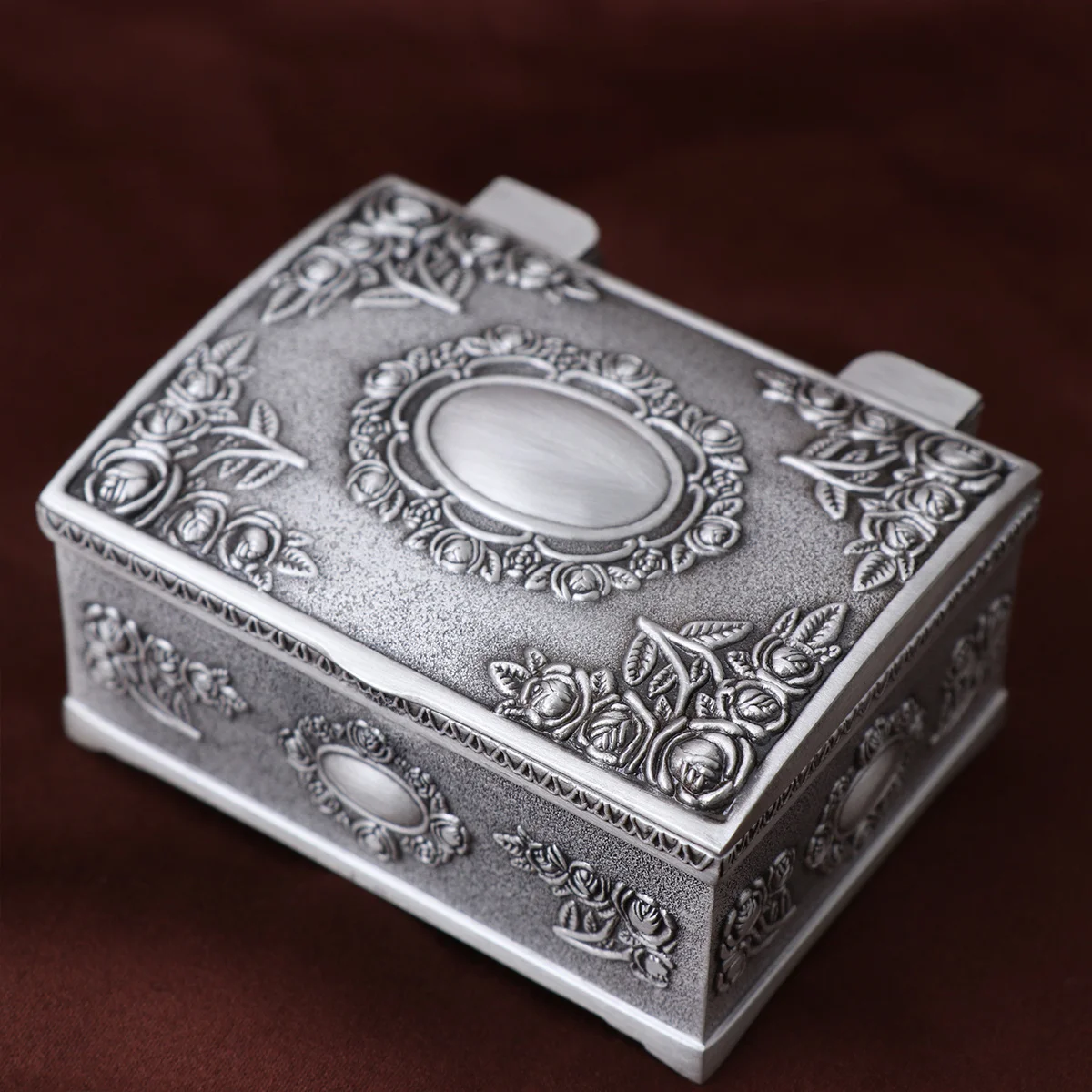 

Vintage Jewelry Box for Women Retro Tin Storage Case with Foam Insert Earring Ring Necklace Organizer Style Gift Box