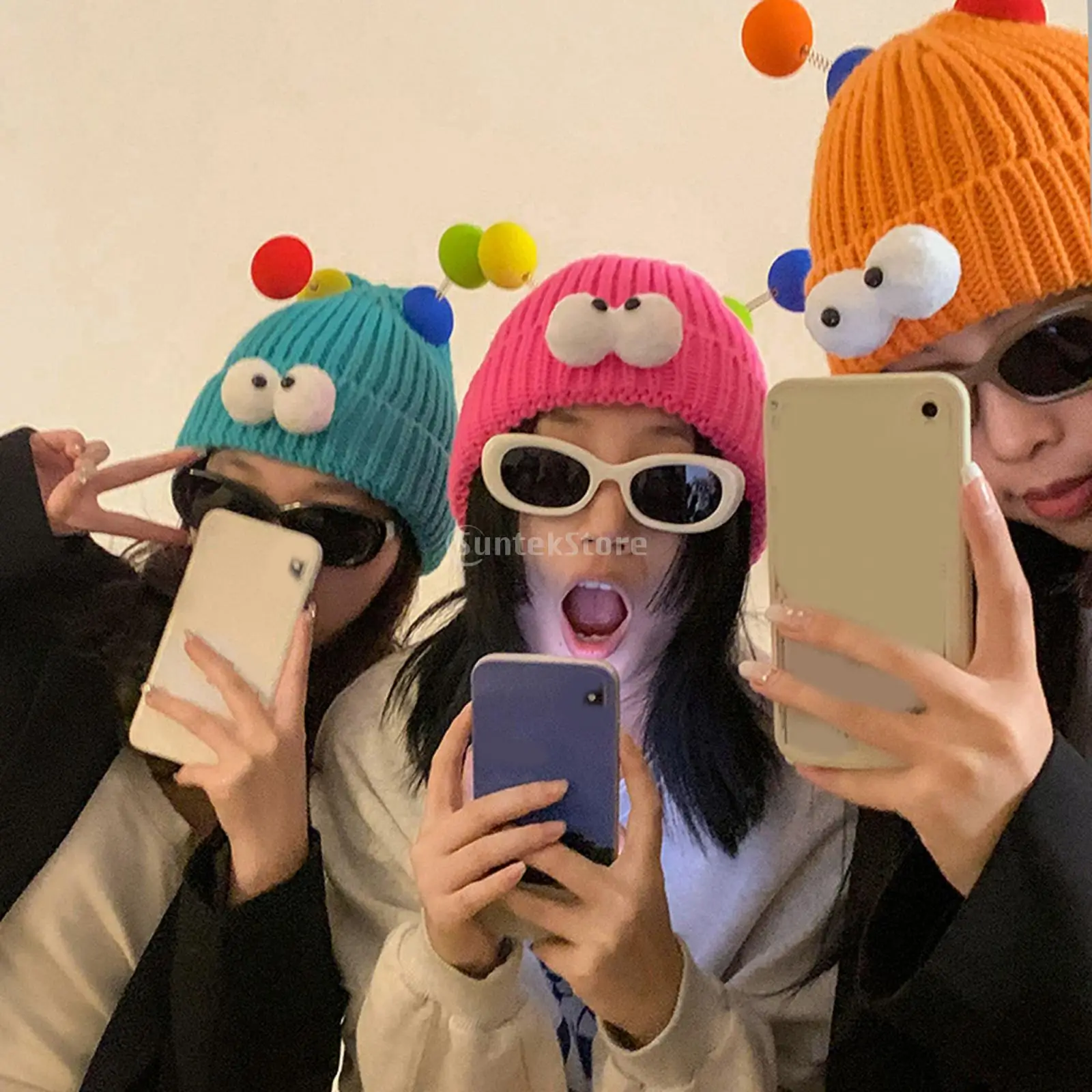 Winter Cute Glowing Little Monster Knit Hat Women Funny Glowing Pink Green Violet Beanie Hat Fashion Street Accessories