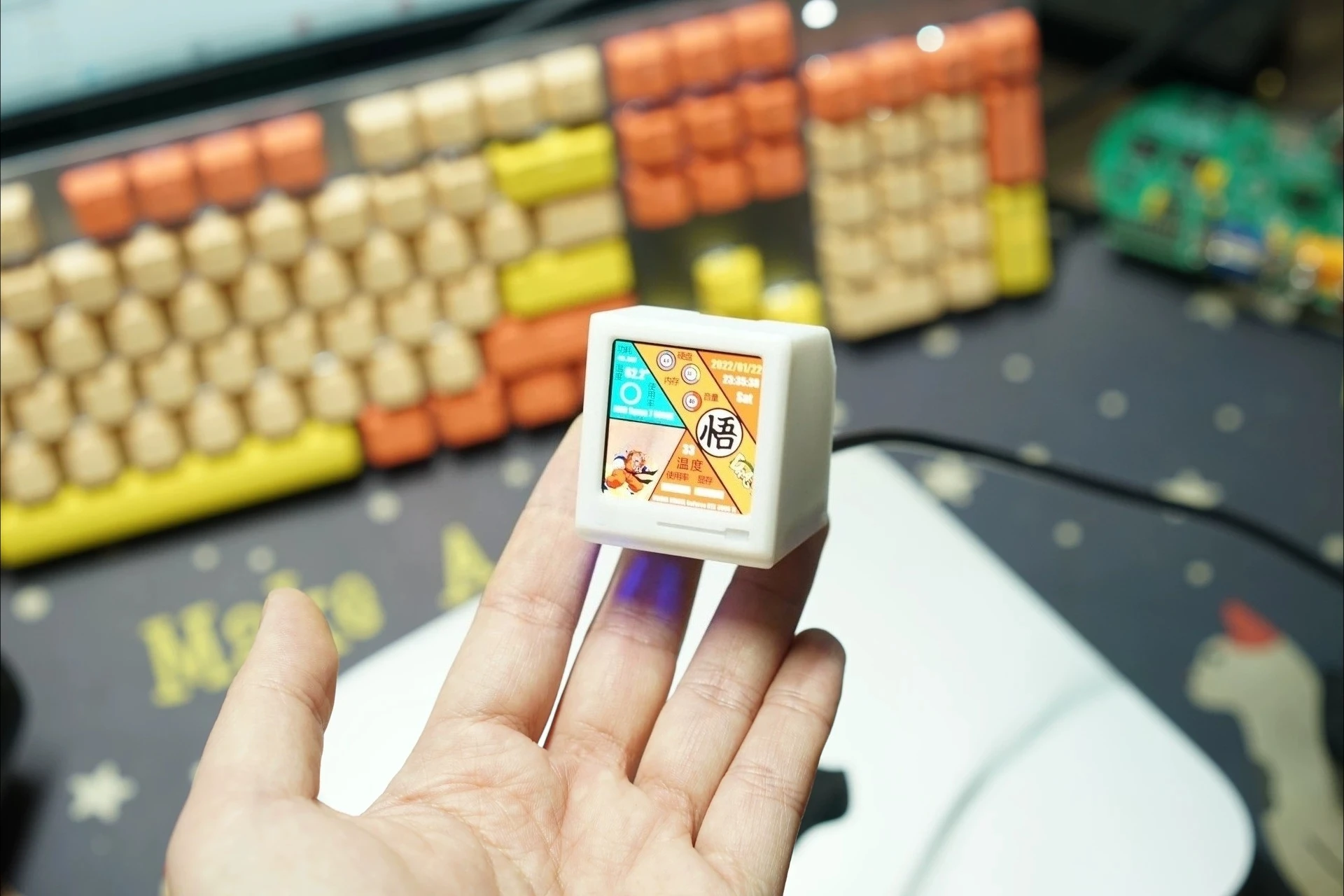 Mini AMOLED PC Sub‑Display USB Type‑C Hardware Monitoring Screen Custom Skin Small Desktop Gadget For Windows Laptop & PC