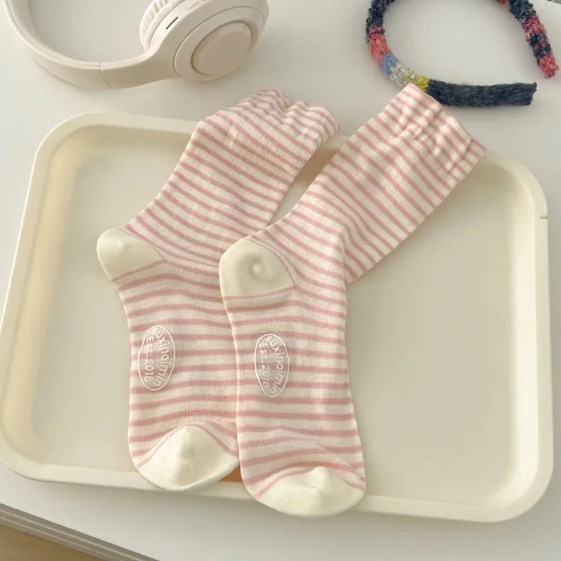 6 أزواج الربيع شفاء مخطط كريم الملونة المرأة منتصف جوارب أنبوبية عادية مريحة تنوعا تنفس الجوارب النسائية 2026