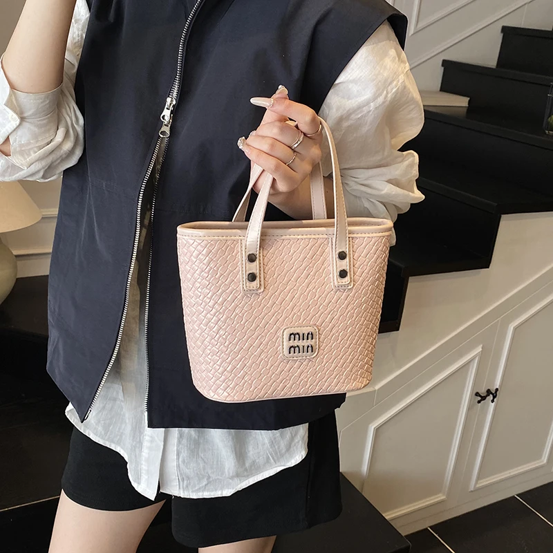 

Weekend Explorer Handbag Women Multifunctional Shoulder Bag Casual For Relaxed Outings And Leisure Activities
