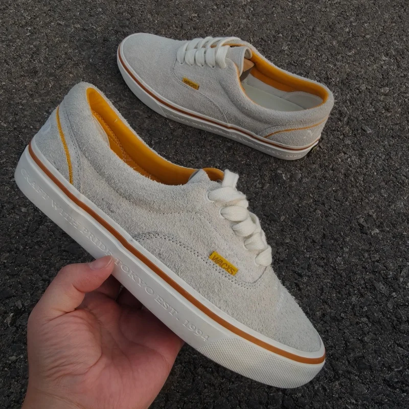 Off‑White Suede Low‑top Board Shoes Unisex Orange‑Yellow Contrast Lining Retro Trendy Casual Sneakers Niche Minimalist Versatile