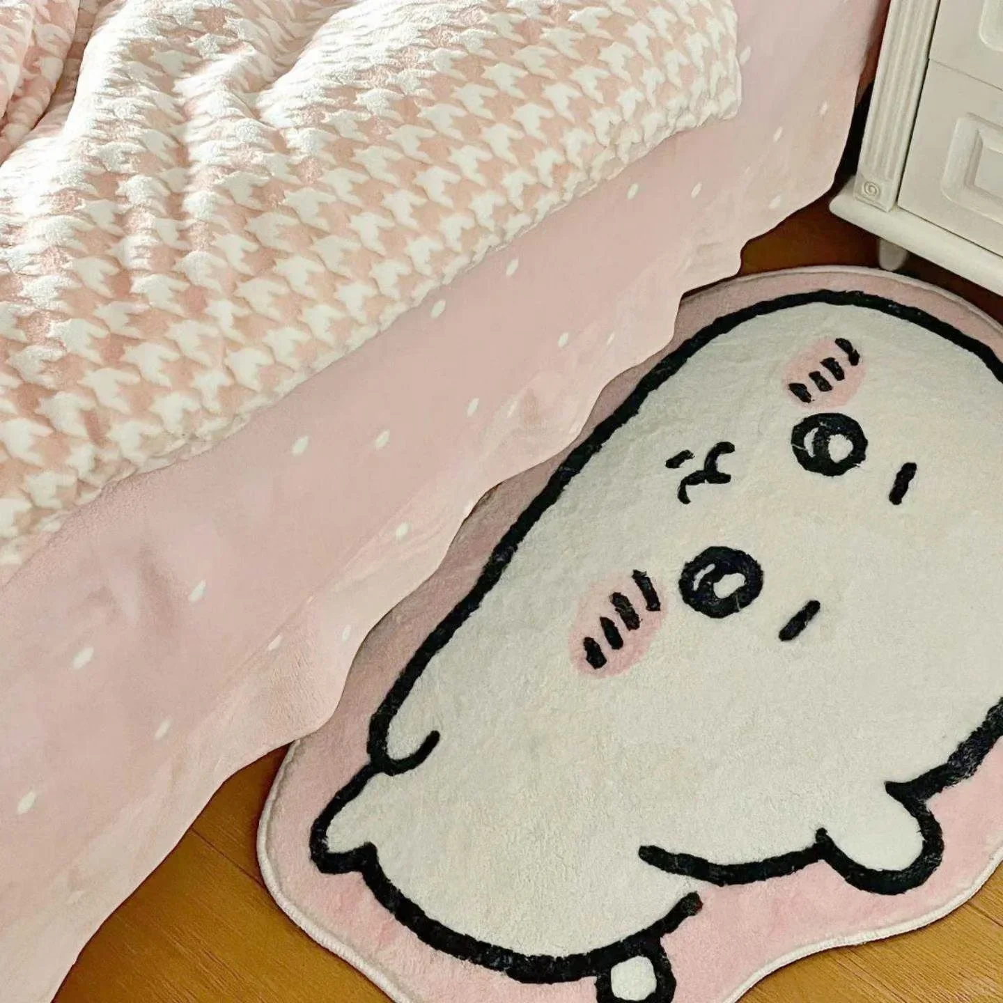 1-3PCS Alfombra de dibujos animados KAWAII, alfombra de felpa de anime Hachiware Usagi, alfombra antideslizante para baño, cojín para coche, decoración suave para sala de estar