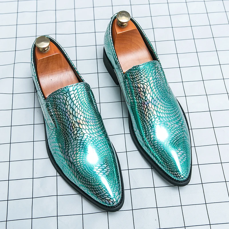 Fashion Loafers Men Shoes Green Business Casual Moccasins Pointed Toe Patent Leather Gentleman Dress Shoes Slip-On Leather Shoes