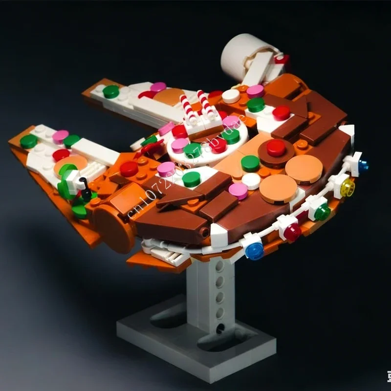 297PCS Gingerbread MillenniumFalcon Space War Military MOC SpaceShip Battle Puzzles Holiday Christmas Birthday Toy Gift for Kids