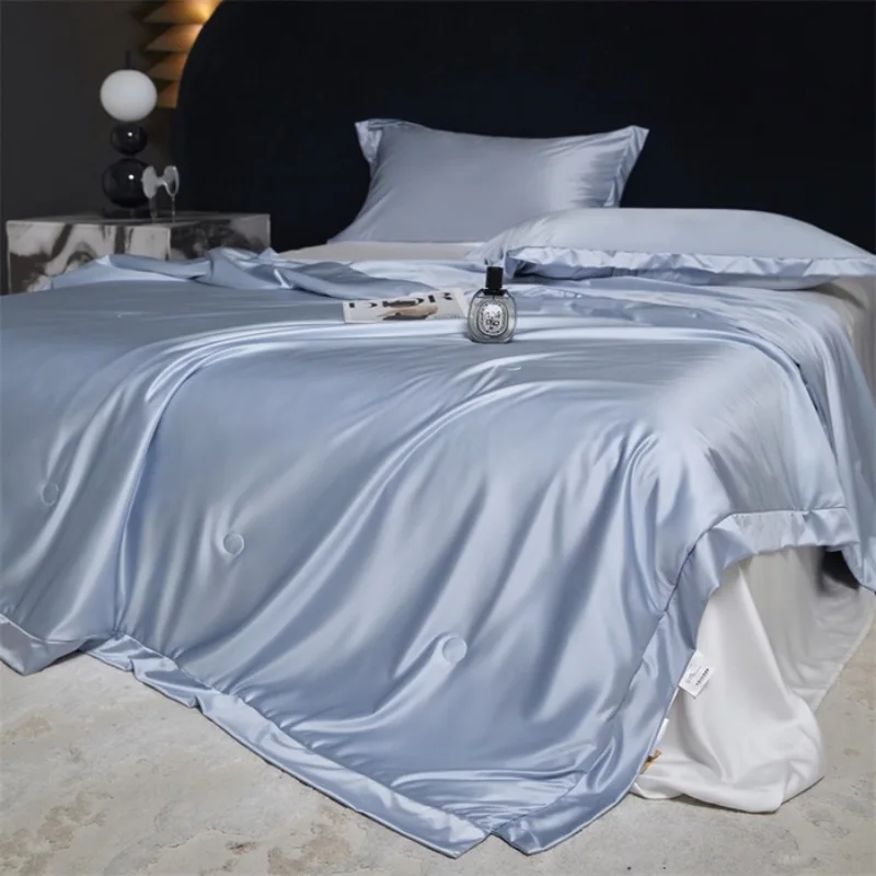 Water-light Satin 100% Organic Mulberry Silk Class A Washable Summer Quilt with Gift Box Instant Cooling and Machine Washable
