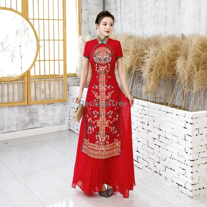 فستان تشيباو الجديد المطرز للحفلات على الطراز الصيني العرقي لعام 2025 فستان تشيباو الأنيق يظهر مزاجه فستان الأداء