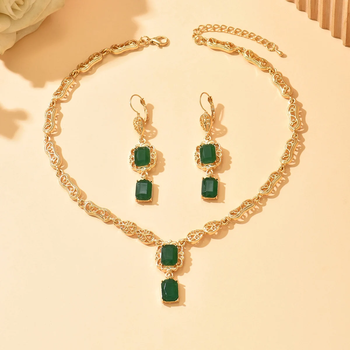 الشرق الأوسط BrMorocco نمط قلادة طقم من الحلقان للنساء الفاخرة العربية الأحمر الأخضر كريستال مربع قلادة الرقبة مجوهرات الزفاف