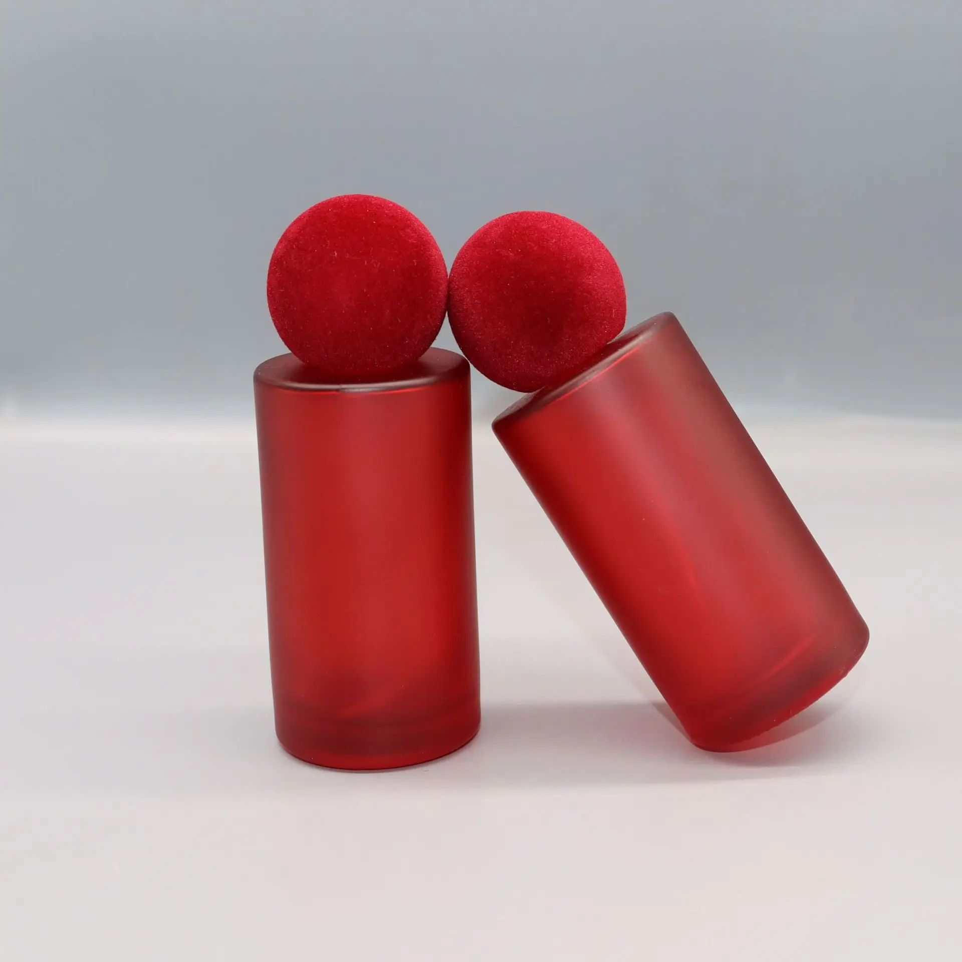 

50ml Red Screw Neck Perfume Bottle with Fluffy Ball Cap, Empty Portable Spray Atomizer