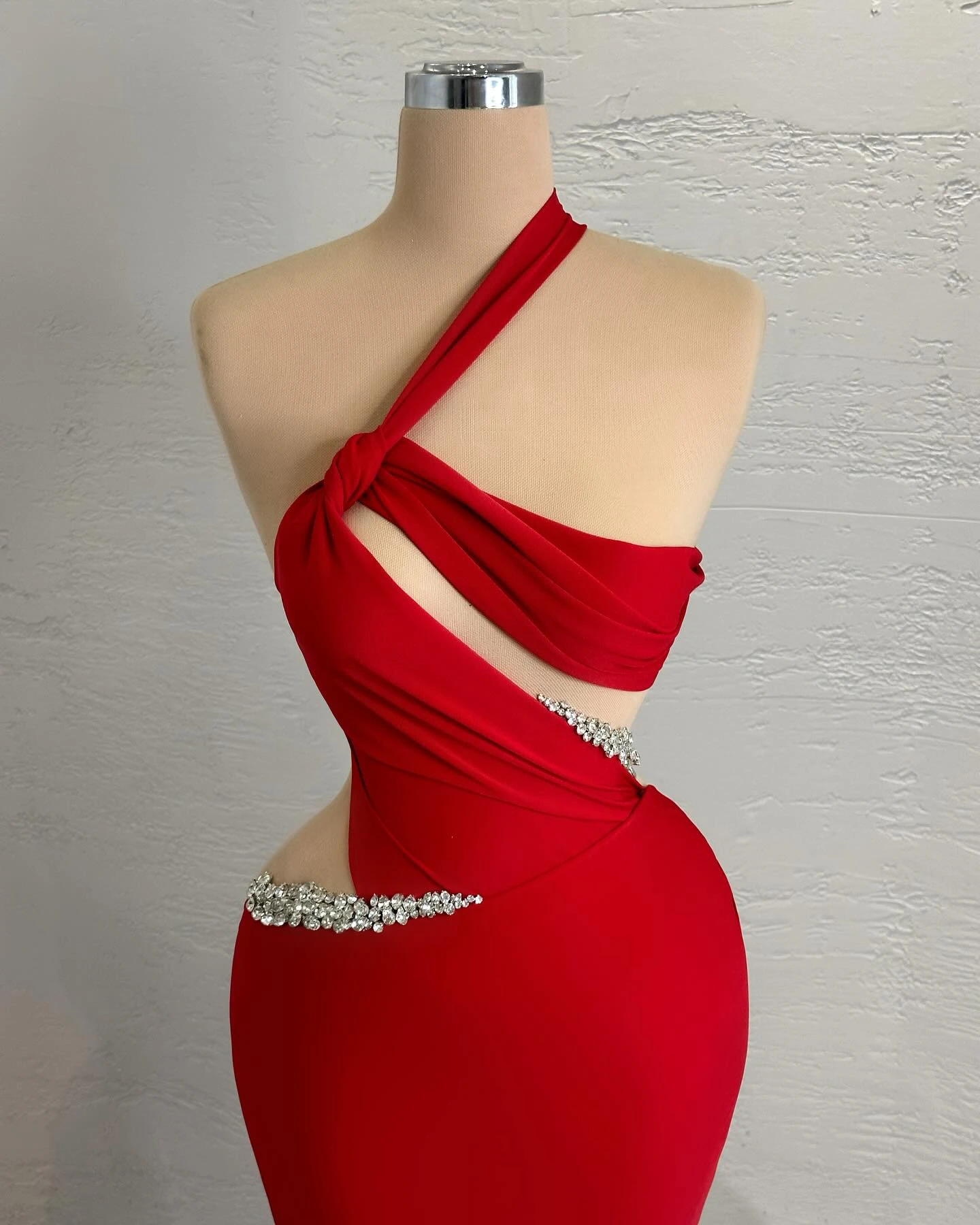 Charming Red Mermaid One Shoulder Pleats Sleeveless Floor Length Court Train Solid Color Crystal Fashion Bespoke Occasion Gowns