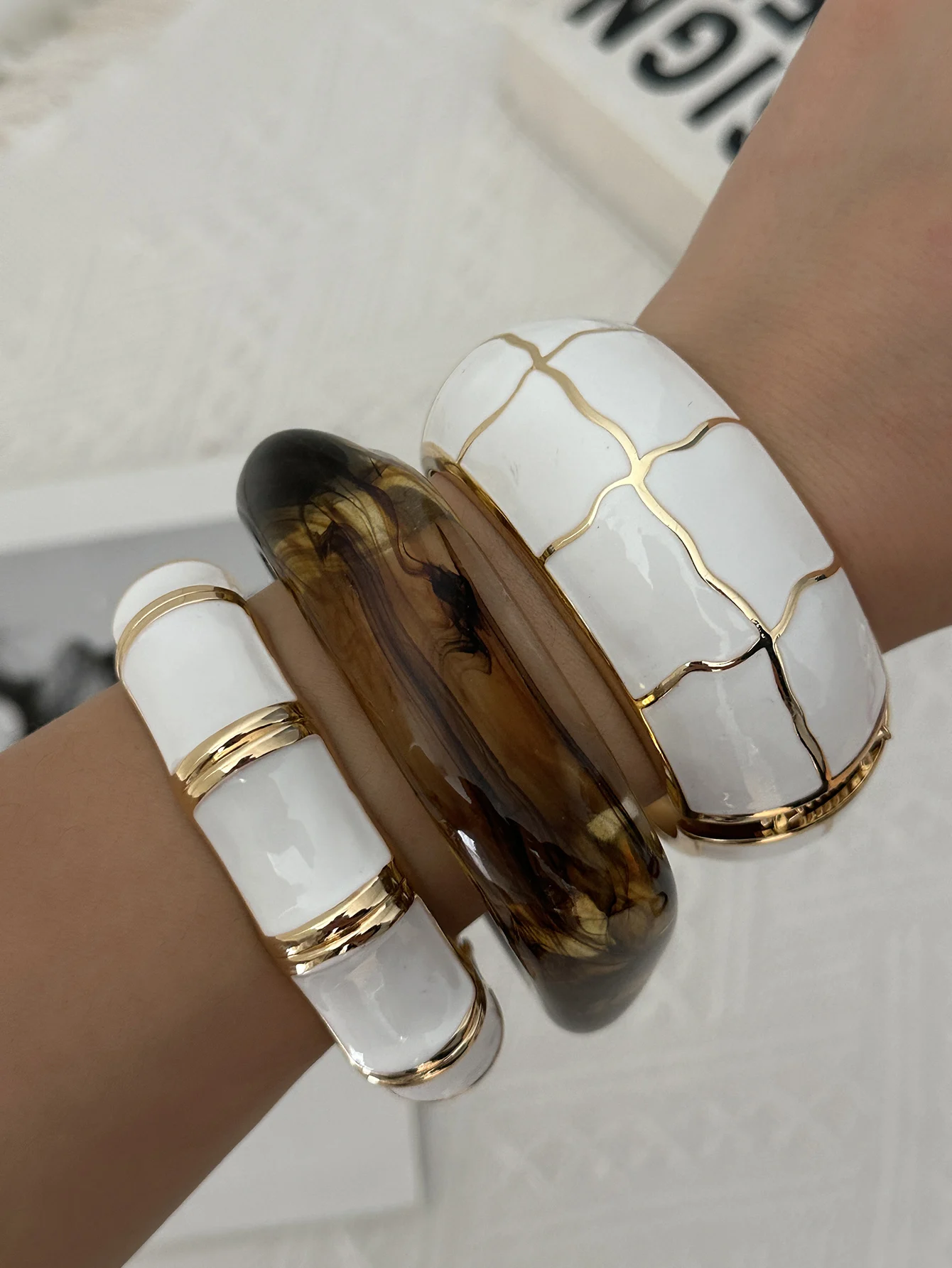 3 Stile Vintage Emaille Tropföl Unregelmäßige Wellen-Acryl-Armbänder für Frauen Boho Geometrische Stapelbare Breite Manschetten-Armbänder Schmuck – Detail 1