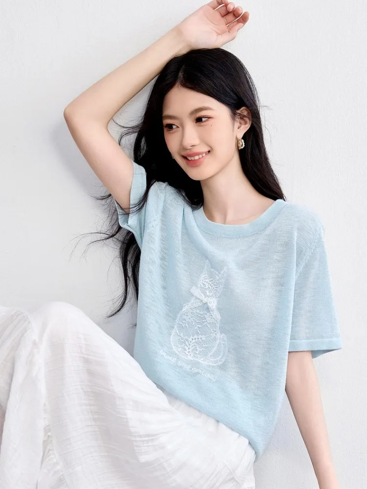 

SENTUBILA Graphic T-shirts For Woman 2025 Simple Letter Embroidery Bow Round Neck Short Sleeved Tops Loose Knit Tees W52H80005