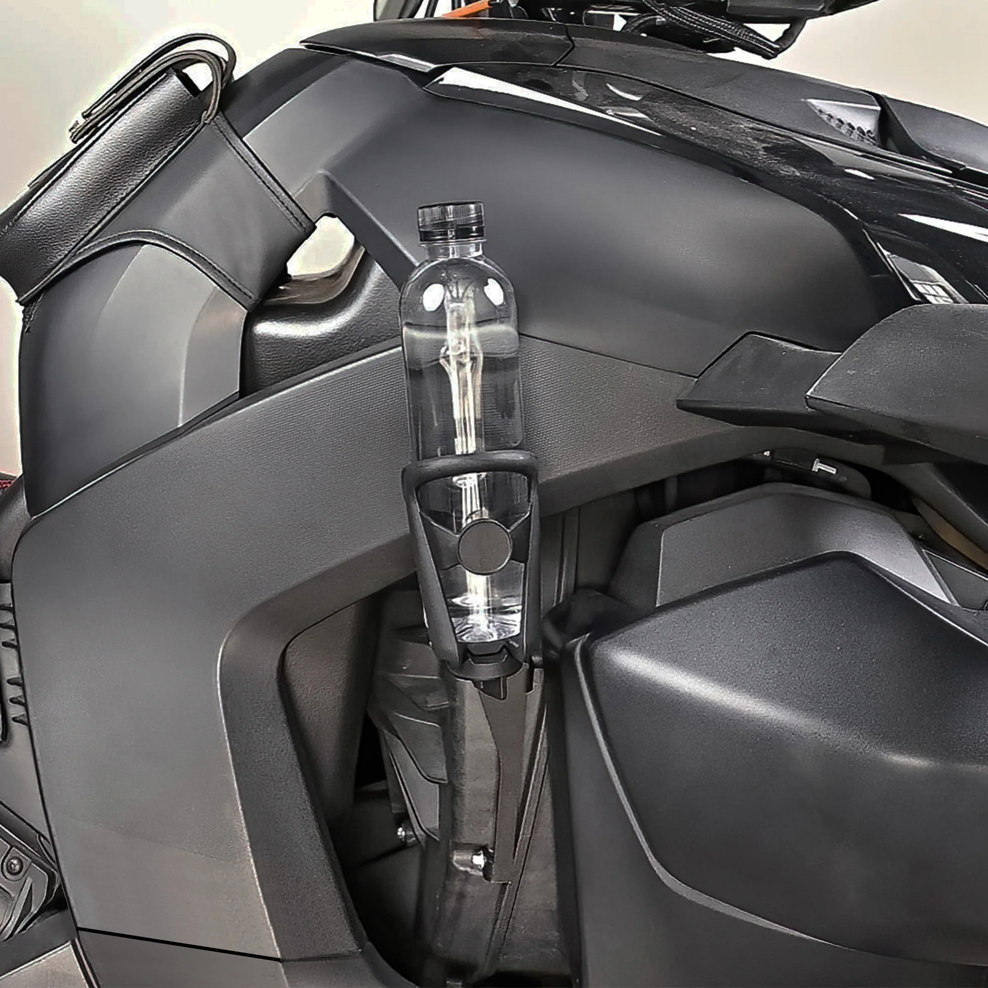 Portavasos ajustable con montaje lateral derecho del conductor para Can Am Ryker 600/900/Rally 2019-2025 Sport Edition 2022-2025 Accesorios