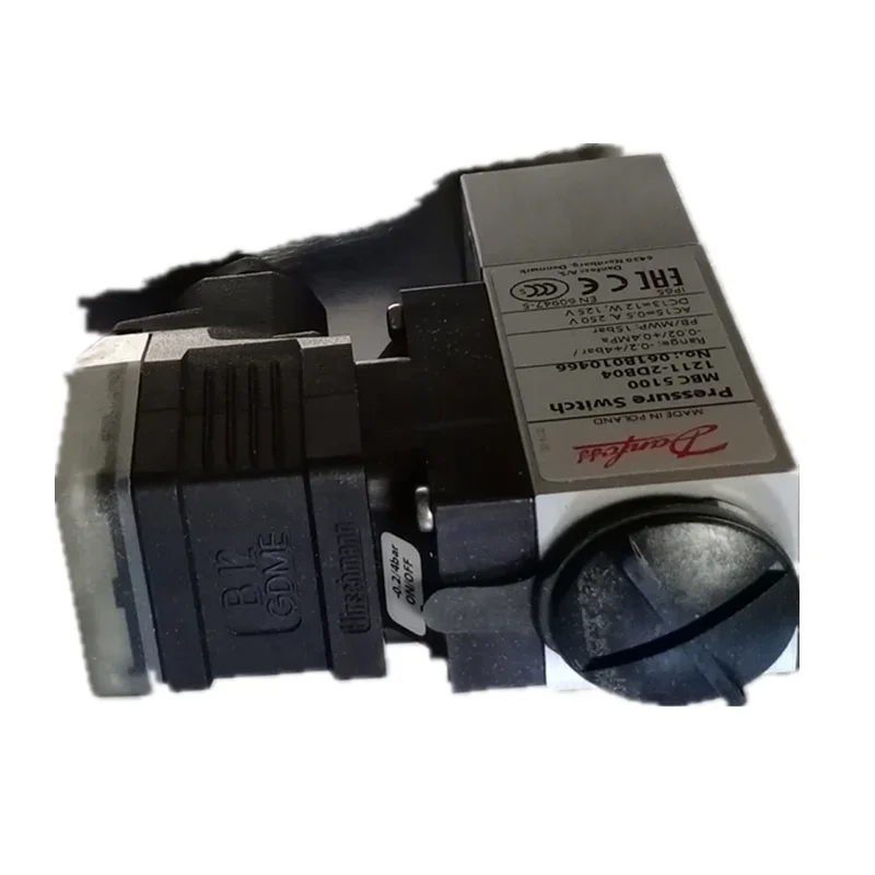 

Original Dan-foss Compact pressure switch MBS3100 MBC MBC8100 MBC5100 MBC5000 series MBC5100 2431-2DB04 pressure sensor switch