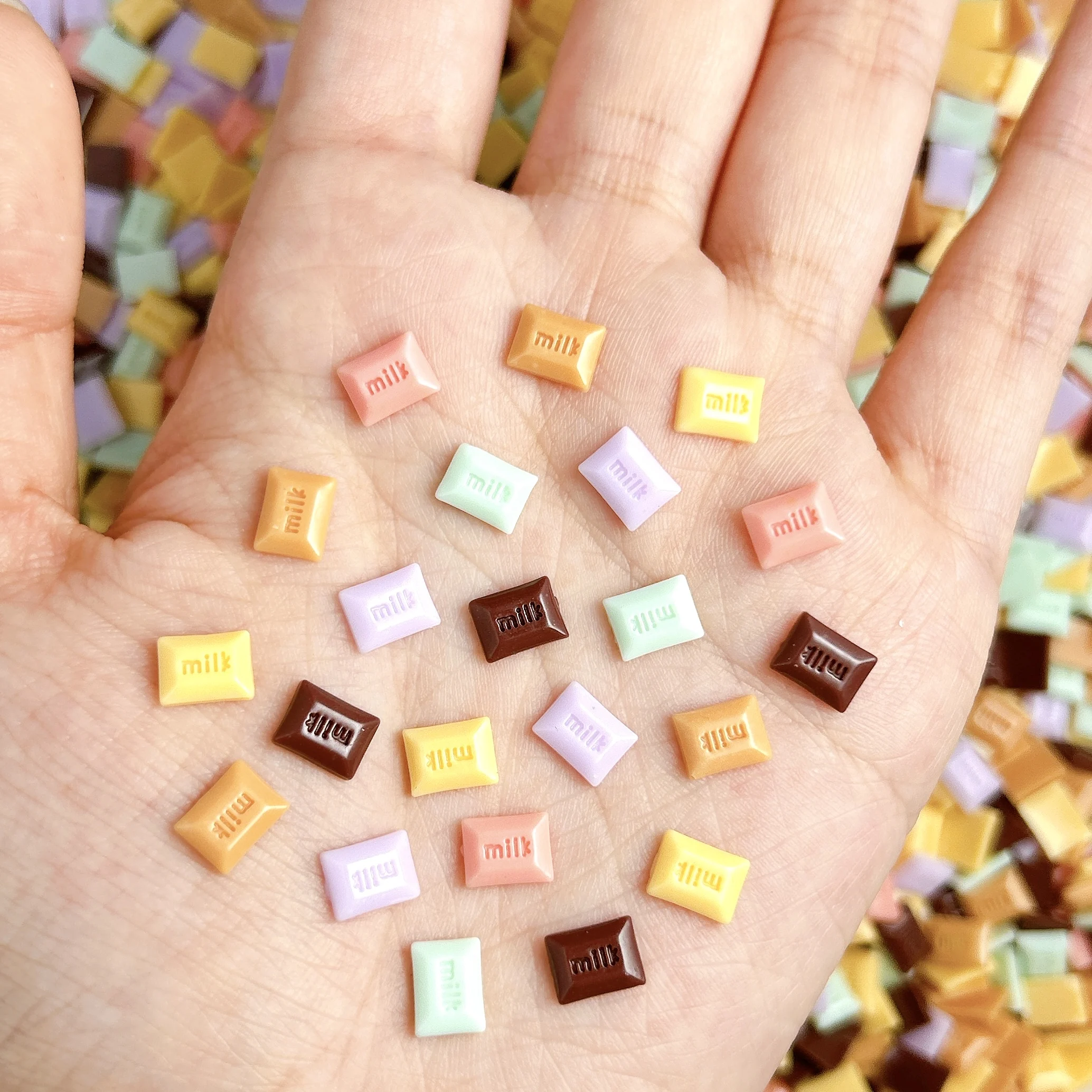 20 piezas de abalorios para decoración de uñas de resina de Chocolate de Color sólido, decoraciones luminosas de Chocolate con leche simulada para manualidades de uñas con horquilla DIY