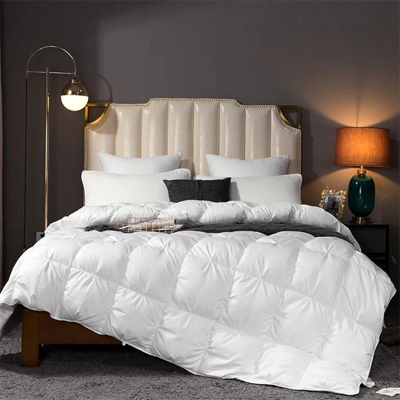 Luxurious 100% White Goose Down Comforter Winter Warm Duvet Insert Baffle Box Design Fluffy Lightweight Quilt with Cotton Shell