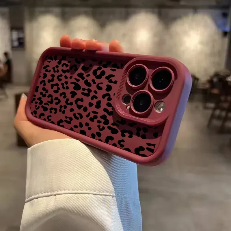 حافظة ريترو عصرية بطبعة الفهد الأسود لهاتف موتورولا موتو G22 G24 G84 G53 G14 G60 E13 E22 Edge 50 Pro 40 Neo 50 Fusion 5G