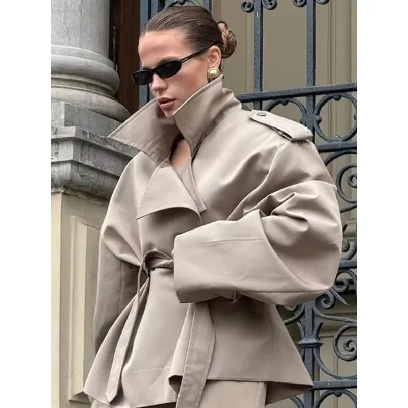 

Новая женская ветровка для города: модная, с длинными рукавами, отложным воротником, широкими плечами, оверсайз, на шнуровке, свободного кроя