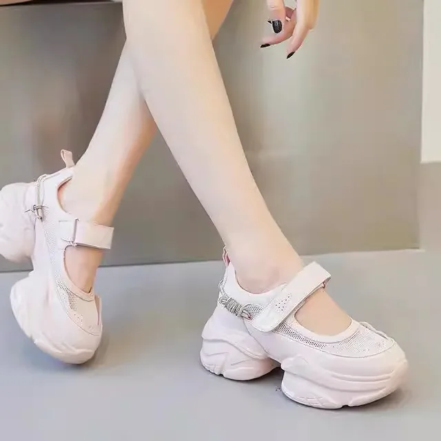 

Sporty Genuine Leather Sandals for Women Breathable Clog Shoes Beach Platform Dad Shoes Low Cut round Toe PVC Outsole