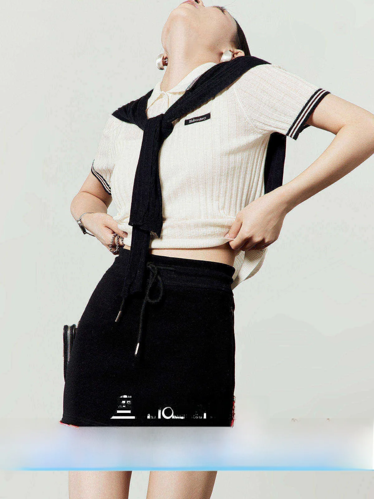 

White Knitted Ne ort Sve Retro Striped Miu Sle Commute Fit Women's Summer Faion Top by Zhou Li Wu
