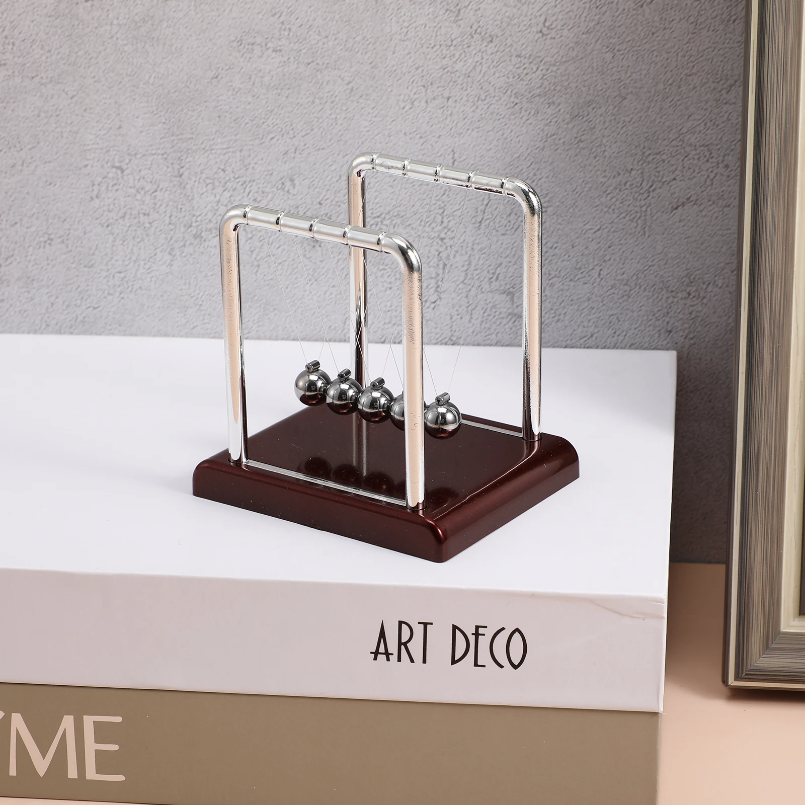 

Metal Newton's Swaying Ball Desktop Decoration Cradle Balance Balls Office Toy Gadget Accessory Accessories
