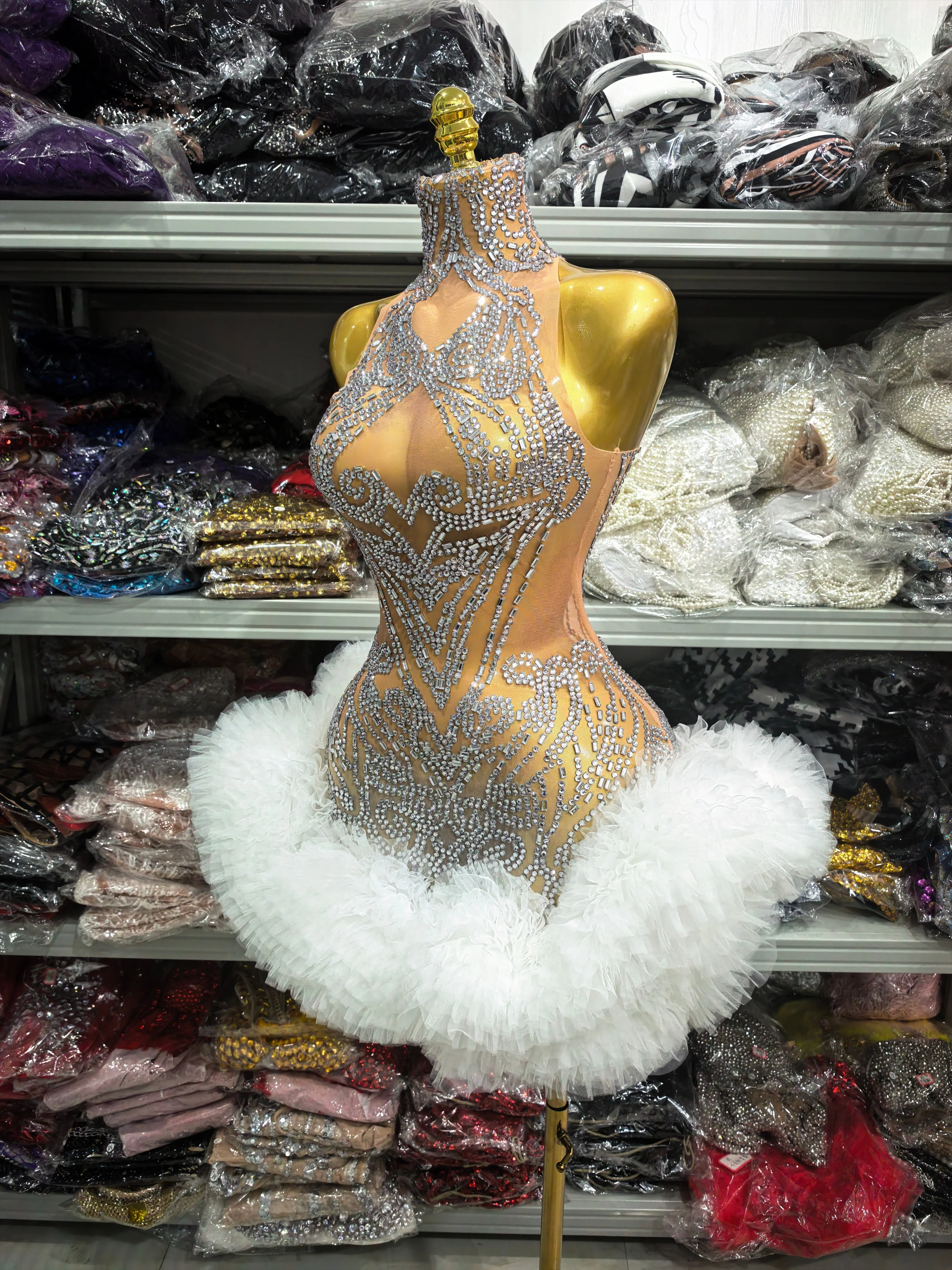 Sukienka mini bodycon z odkrytymi ramionami, z siateczki, prześwitująca, idealna na imprezę w klubie nocnym, barze, dla piosenkarki, na występ lub uroczystość.