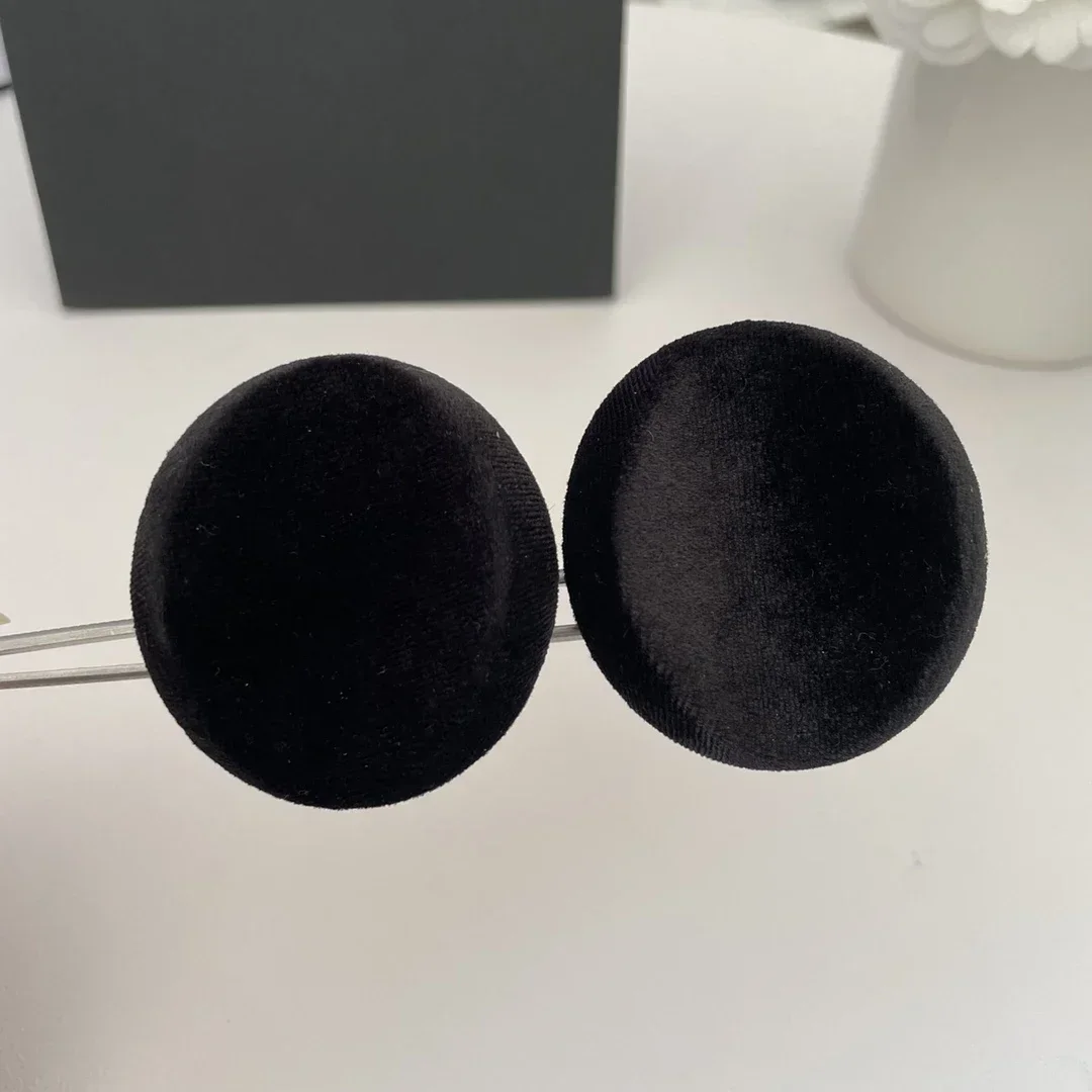 Trend Famous Designer Brand Velvet Black Circular Large Ear Clip Luxury Earring Women Fashion Europe Jewelry