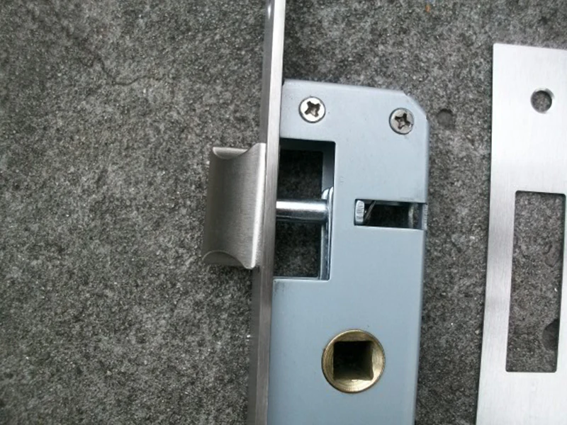 Corpo europeu super estreito da fechadura da porta de encaixe 8520 8525 8530 8535 liga de alumínio cerca de ferro lockbody fechadura da porta peças de reposição