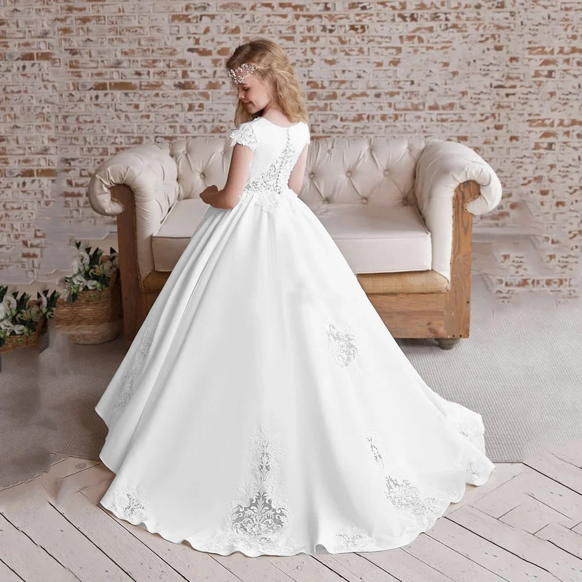 フォーマルプリンセスレッドサテン生地初聖体拝領ドレスレースアップリケフラワーガールドレス半袖結婚式誕生日