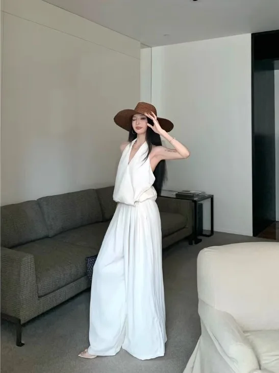 

Elegant Old Money Style Women's Two-Piece Set V-Neck Hanging Neck Top Wide Leg Floor-Length Pants Backless Trendy Spring 2026