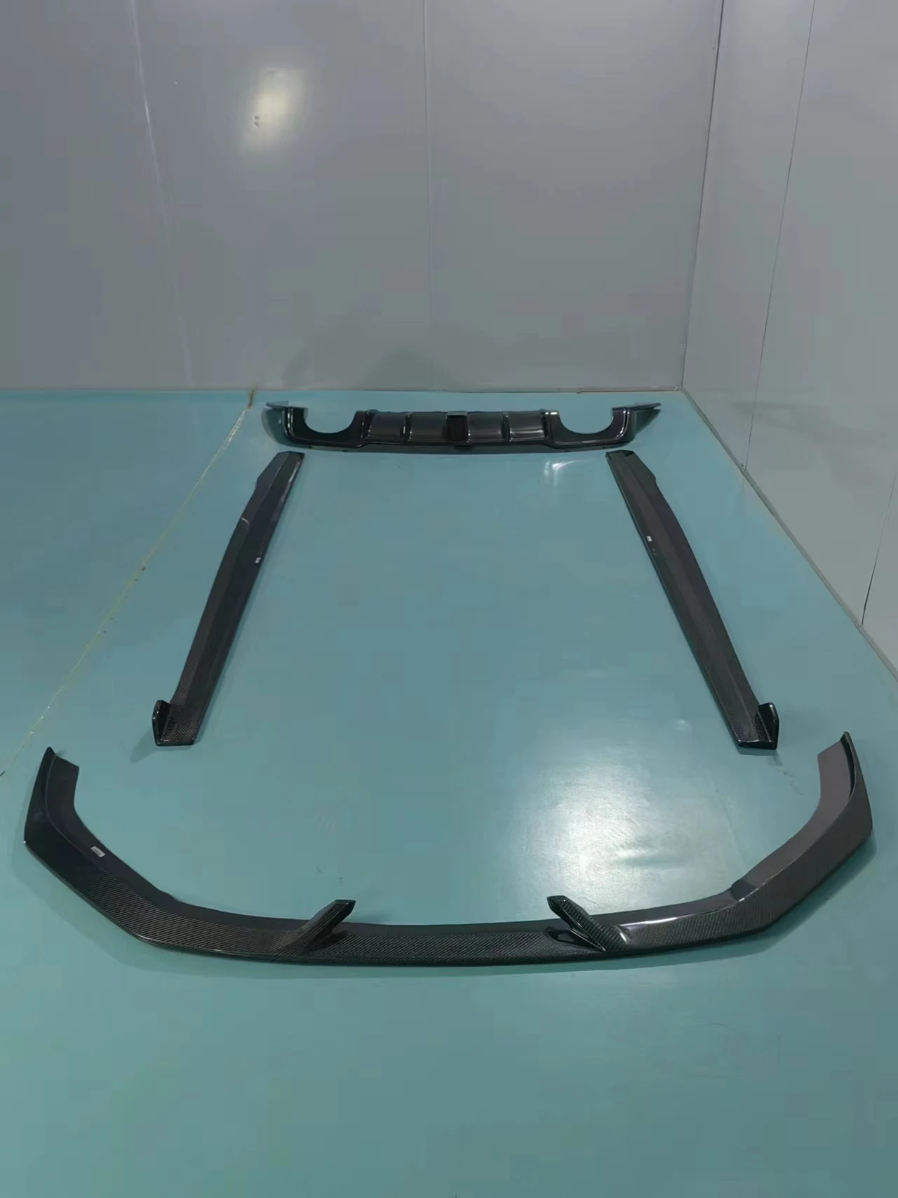 أعلى المواد ألياف الكربون الجبهة الشفاه التنانير الجانبية الناشر الخلفي مصدات السيارة ل Rs3 8 فولت 2017-2019