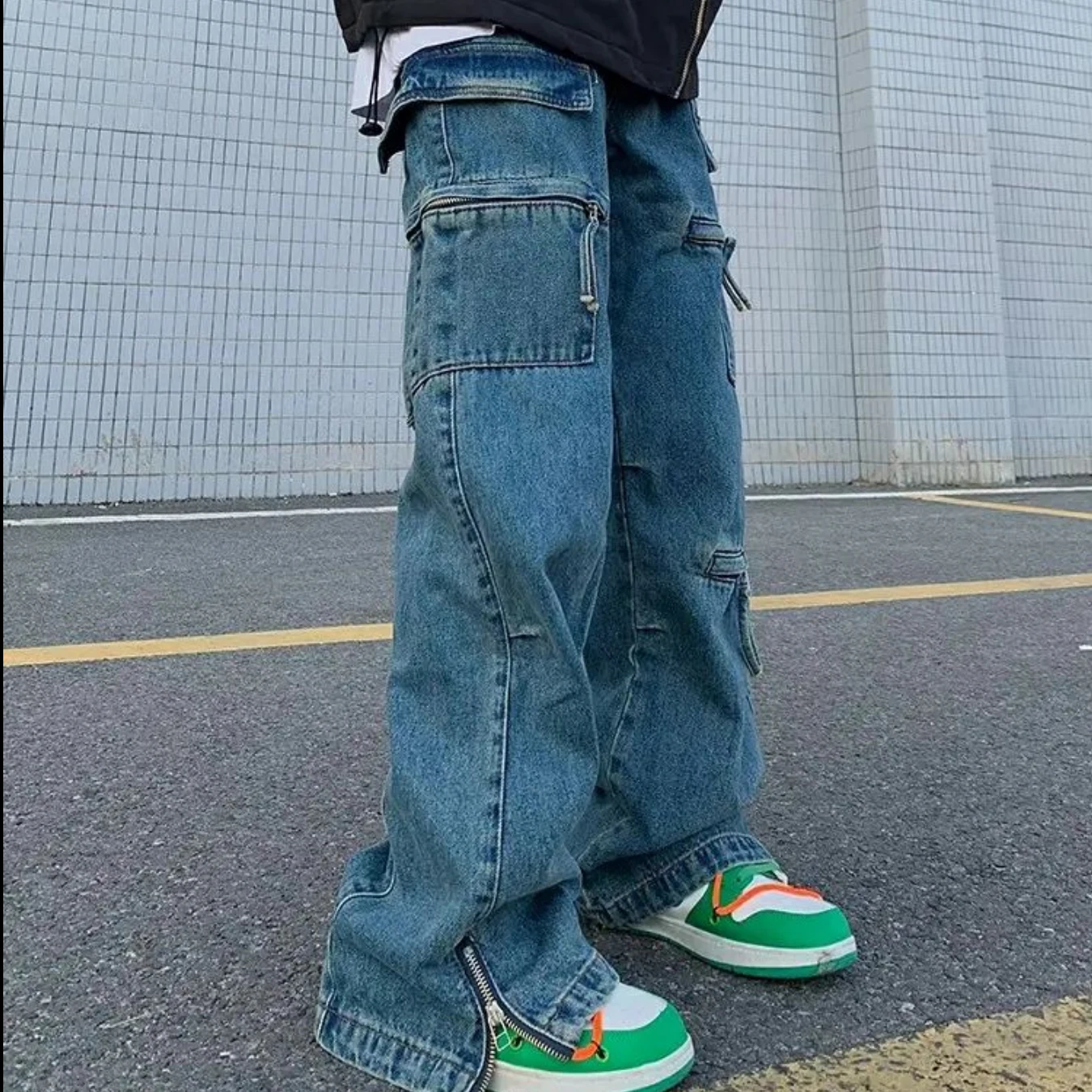 Man Pants Relaxed Fit Blue Denim Jeans With Multiple Pockets For Men Casual Daily Wear Stylish