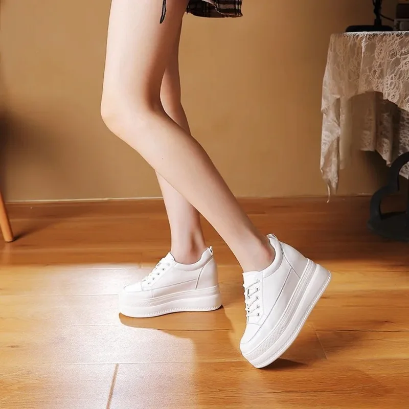 Women's platform sneakers