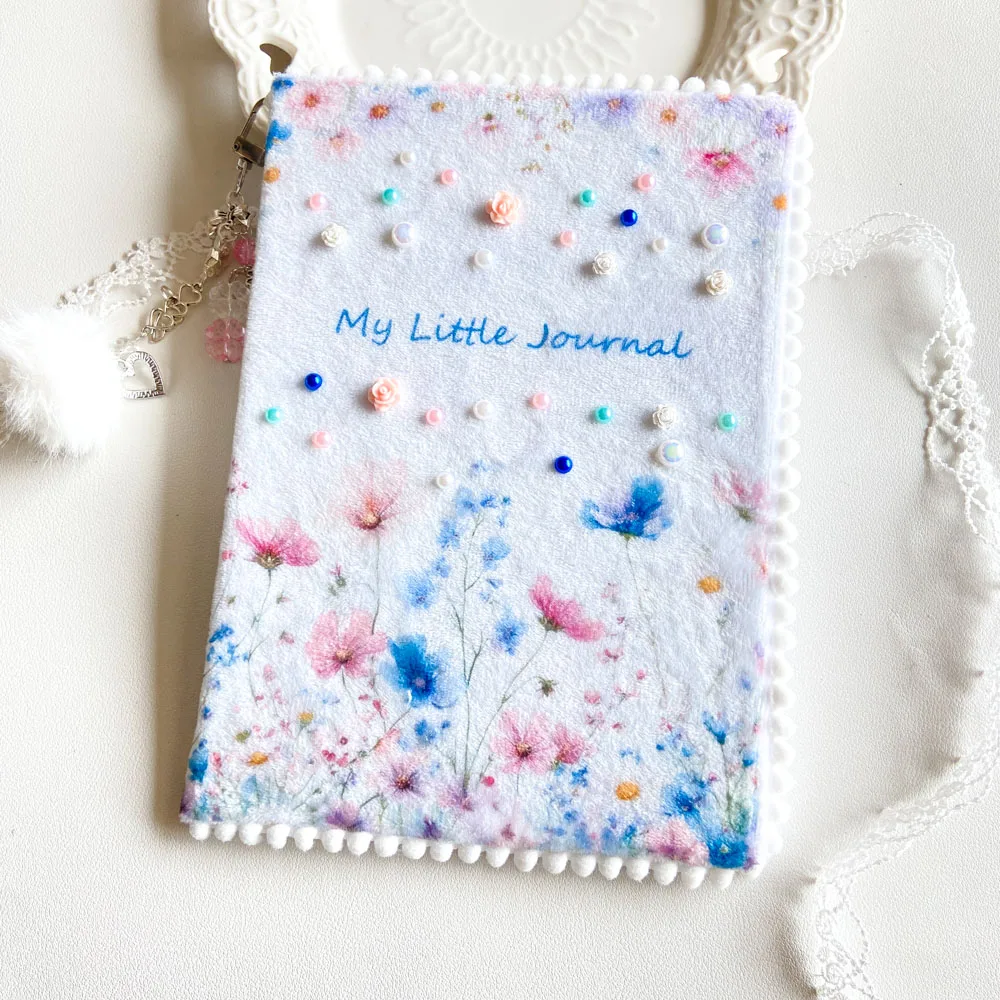 

Винтажный блокнот A5 с цветочным узором, плюшевая обложка, твердый переплет, дневник с 3D жемчужинами и меховым шариком-подвеской, 96 страниц, подарок для женщин
