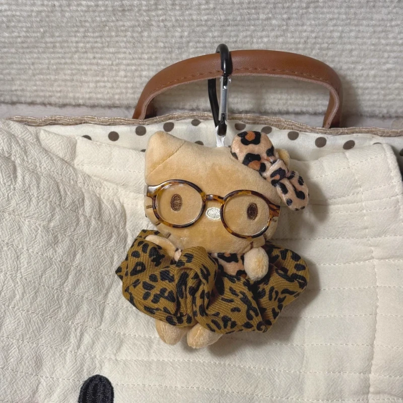 漫画風黒肌ヒョウ柄Ktホットガールドールメガネハート型キーホルダー人形バックパックぬいぐるみペンダントかわいい誕生日プレゼント
