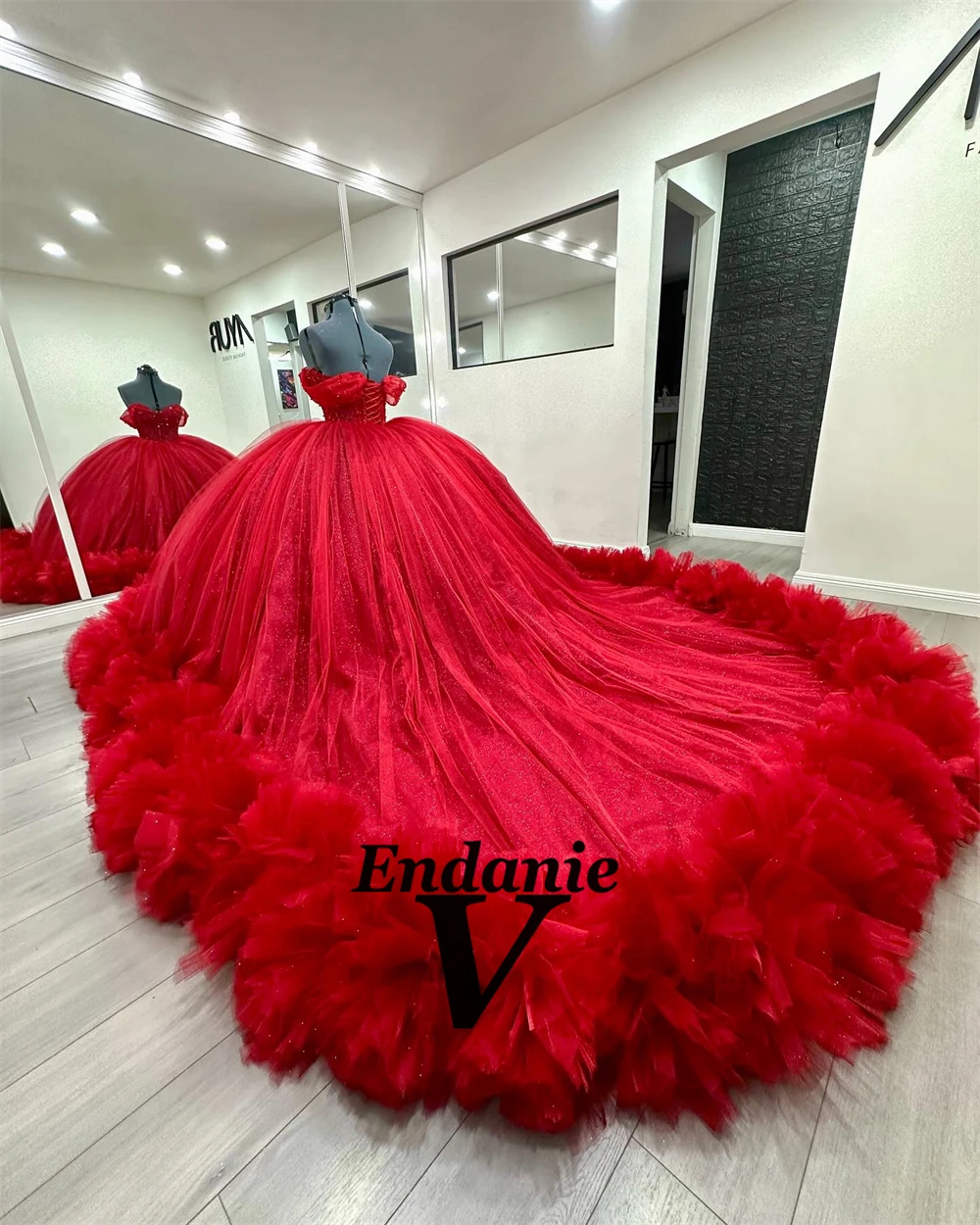 فساتين Quinceanera للأميرة على شكل قلب من Vendanie فساتين Quinceanera للفتيات مكشوفة الكتف وأربطة فيستدو دي Quinceanera مخصصة