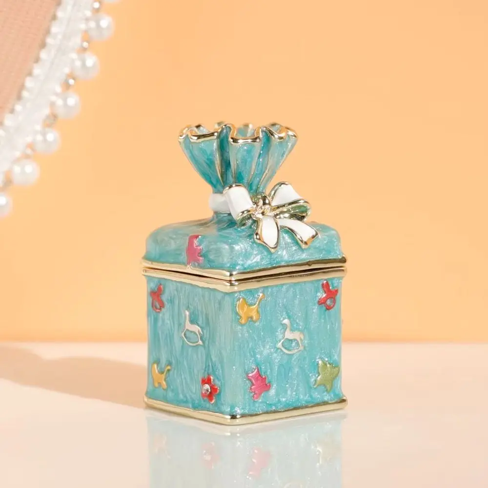 

Милая шкатулка для украшений из цинкового сплава в форме конфеты, розовая, с эмалевым покрытием, герметичная, с крышкой, для хранения ожерелий